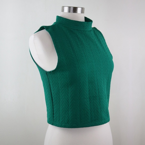 H&M Green Pattern Crop L Top - Picture 2 of 8